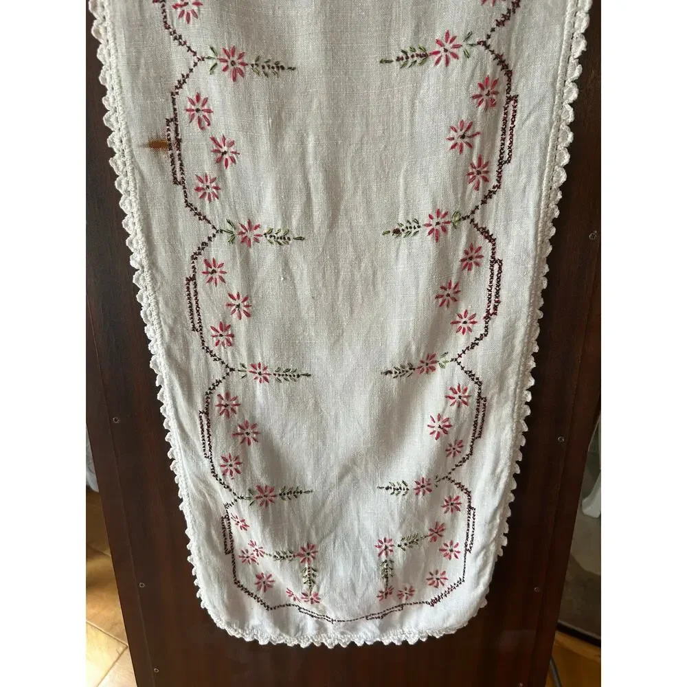 Vintage floral embroidered table runner MCM